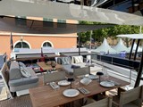 Prestige X60 Flybridge dining